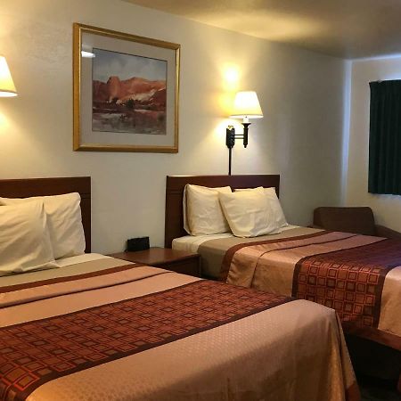 Canyonlands Motor Inn Монтичелло Экстерьер фото