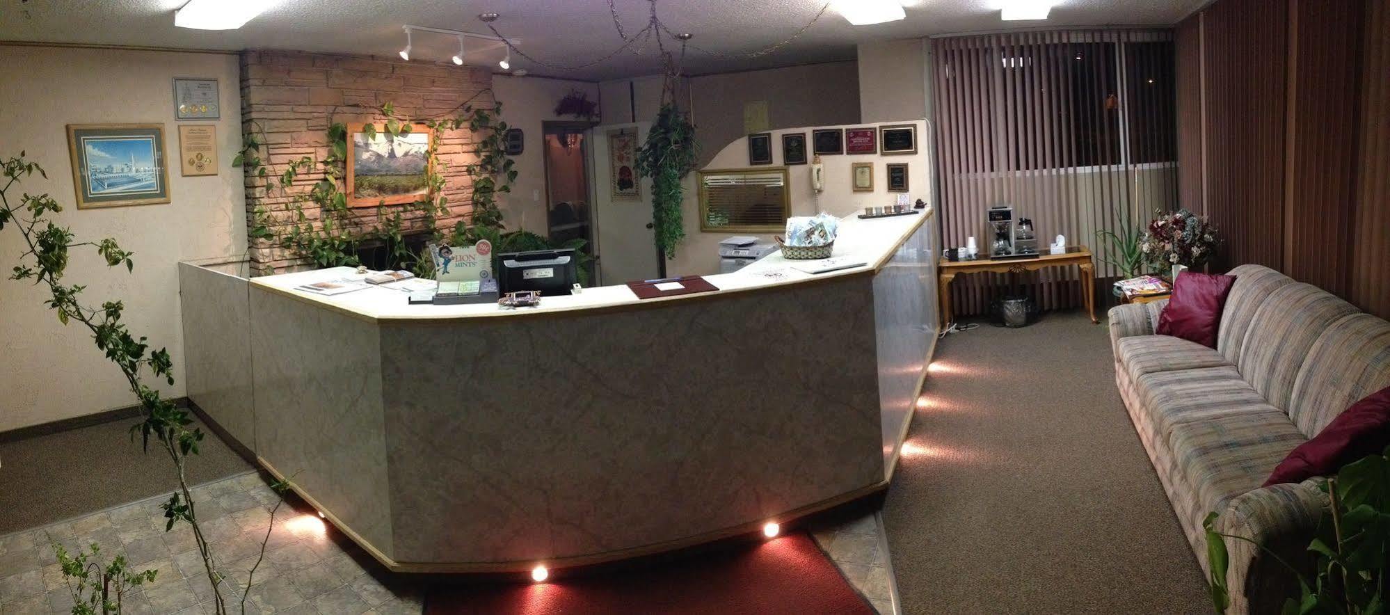 Canyonlands Motor Inn Монтичелло Экстерьер фото