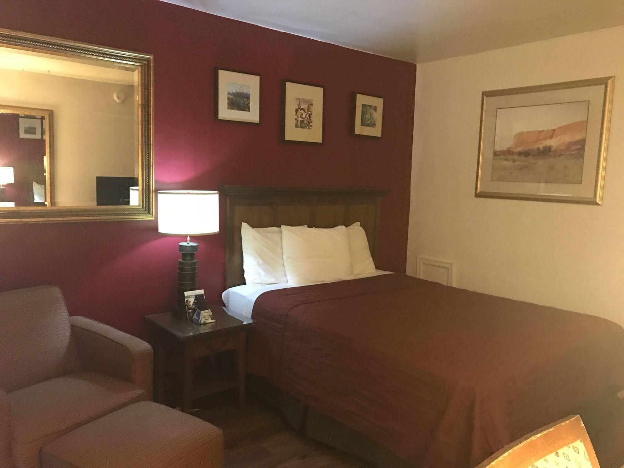 Canyonlands Motor Inn Монтичелло Экстерьер фото