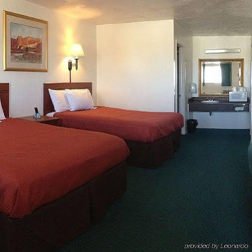 Canyonlands Motor Inn Монтичелло Экстерьер фото