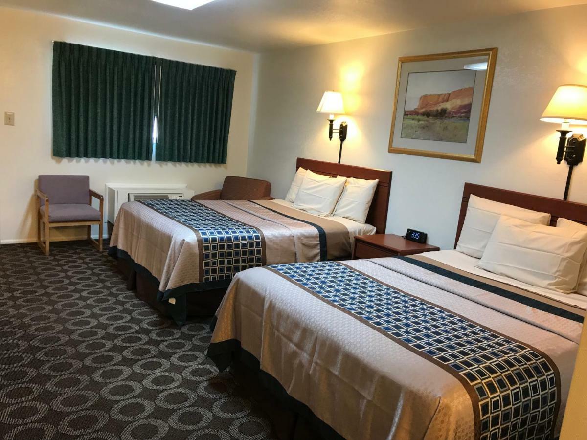 Canyonlands Motor Inn Монтичелло Экстерьер фото